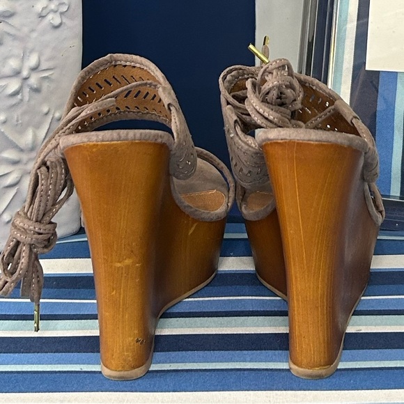 Sandy wooden layer cut strappy wrap up high platform wedge heel sandals sz 8.5 - Picture 5 of 13